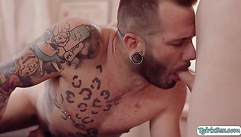 Teeny fucks on a horny boyfriend