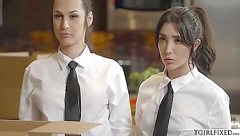 Mature couple fucks on aro