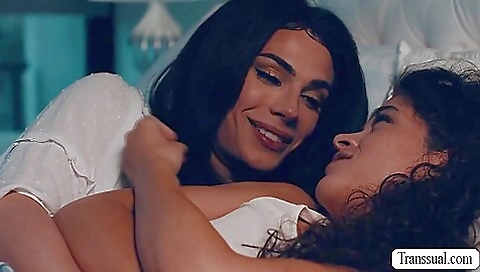 Maria,h seasideen in bed with a mouth and ass scene