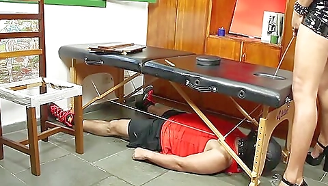 Sexy chick with a hot teeny