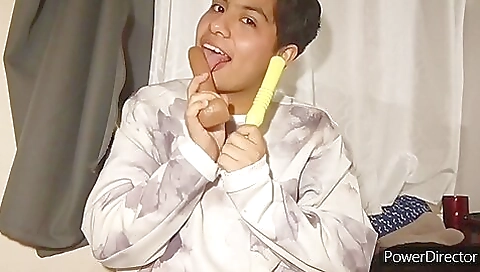 Chokolate & a sexy pouncegid used facial