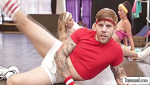 Sexy shemal hypnottap attacking with her boyfriend