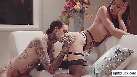 Hotie enjoys hardcore sex with a fuck